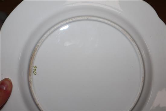 A Davenport iron red and gilt petal rimmed dessert plate and other decorative plates (16)